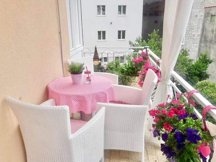 Nina Hotell Baška Voda Exteriör bild
